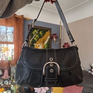 Vintage Coach Y2K Large Soho Flap Pleated Leather Black Large Silver Buckle